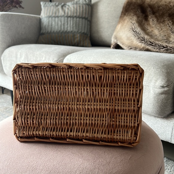 Beautiful Wicker Basket - Picture 6 of 8